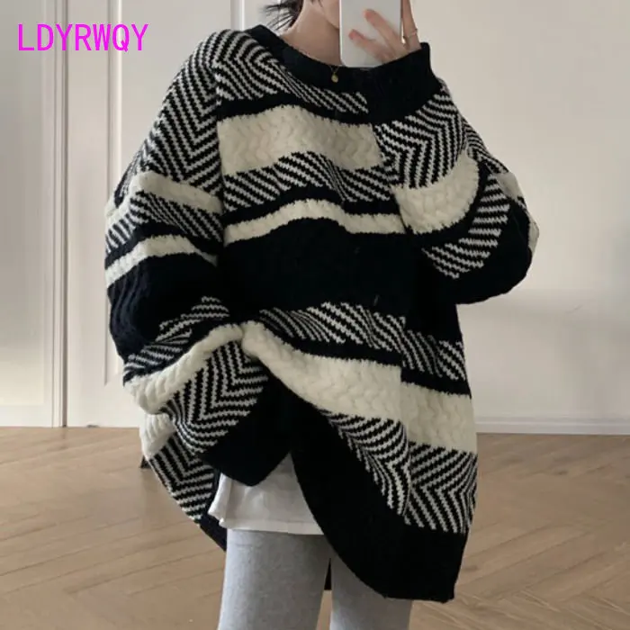 Stripe SWEATER FEMALE AUTUMN WINTER LOOSE COVER HEAD LANGUID LAZY WIND WEARS SHOW THIN knit sweater
Stripe SWEATER FEMALE AUTUMN WINTER LOOSE COVER HEAD LANGUID LAZY WIND WEARS SHOW THIN knit sweater