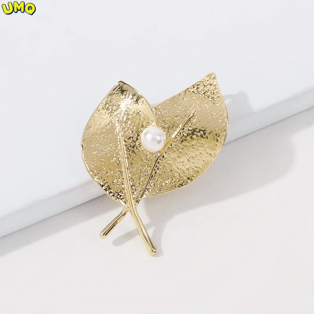X0336 Popular Accessories Simple Geometric Leaf Brooch Imitation Pearl Temperament Elegant Personality Generous Accessories 
X0336 Popular Accessories Simple Geometric Leaf Brooch Imitation Pearl Temperament Elegant Personality Generous Accessories