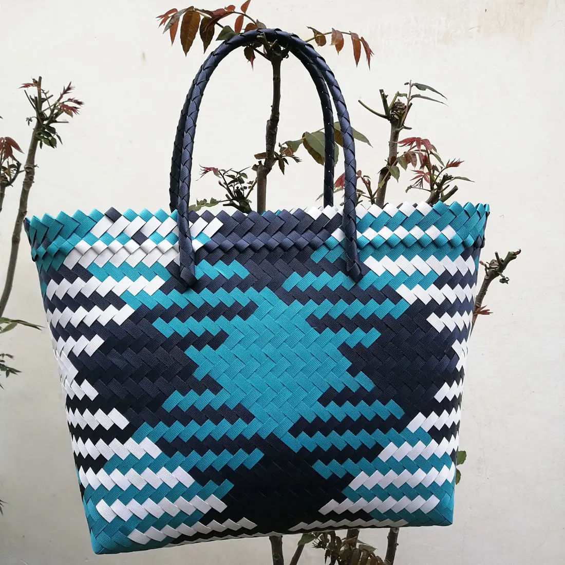 Plastic portable receive hand edition basket household handmade fashion woven bag shopping bags
Plastic portable receive hand edition basket household handmade fashion woven bag shopping bags