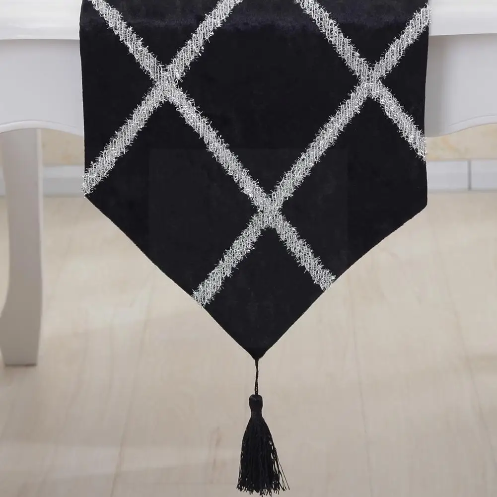 Fashion Diamond Shaped Stripes Table Runner Lattice Tassels Wedding Party Dinner with Velvet Decorative Tablecloth C1T3
Fashion Diamond Shaped Stripes Table Runner Lattice Tassels Wedding Party Dinner with Velvet Decorative Tablecloth C1T3