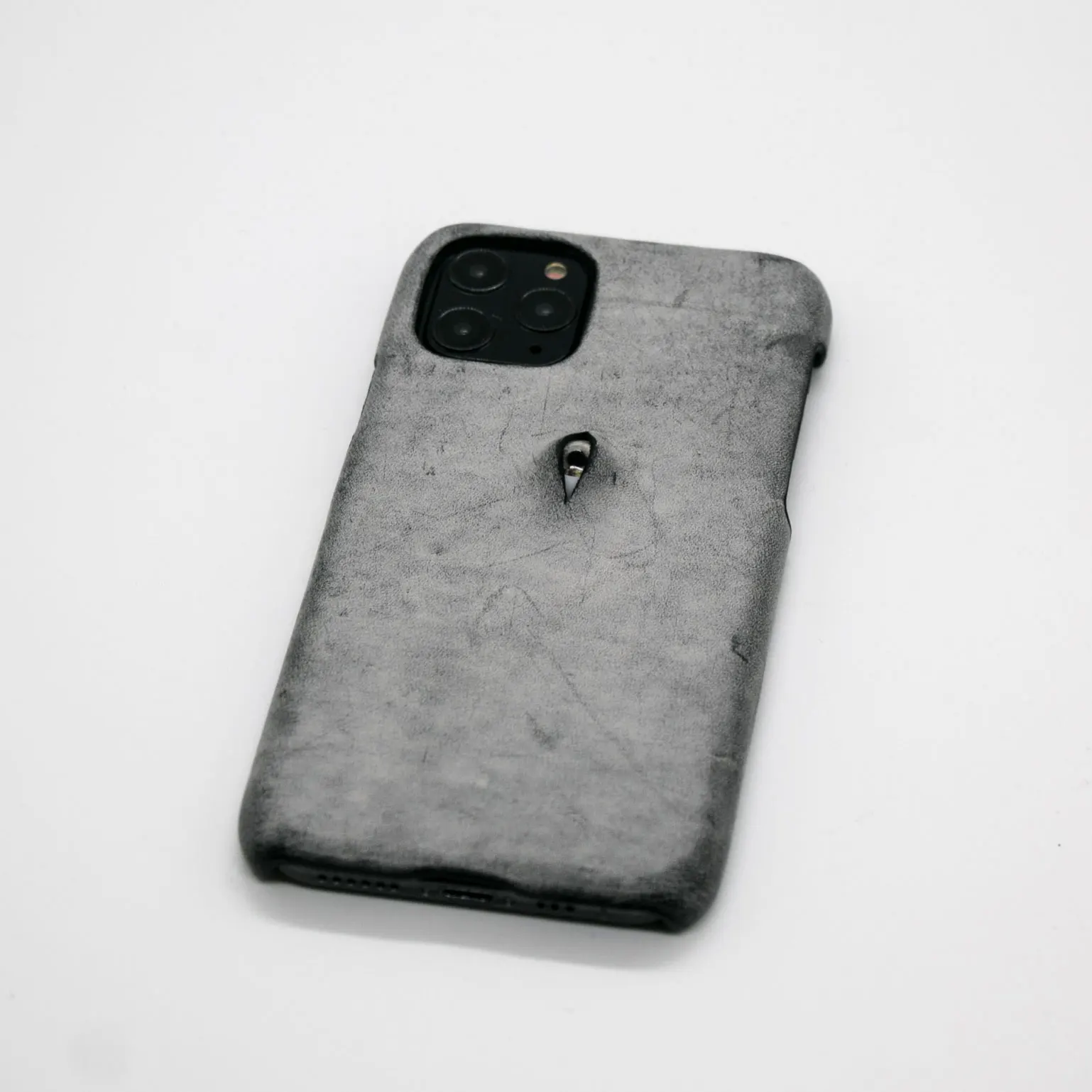 High-end leather mobile phone case European and American trend dark style iPhone case unique
High-end leather mobile phone case European and American trend dark style iPhone case unique