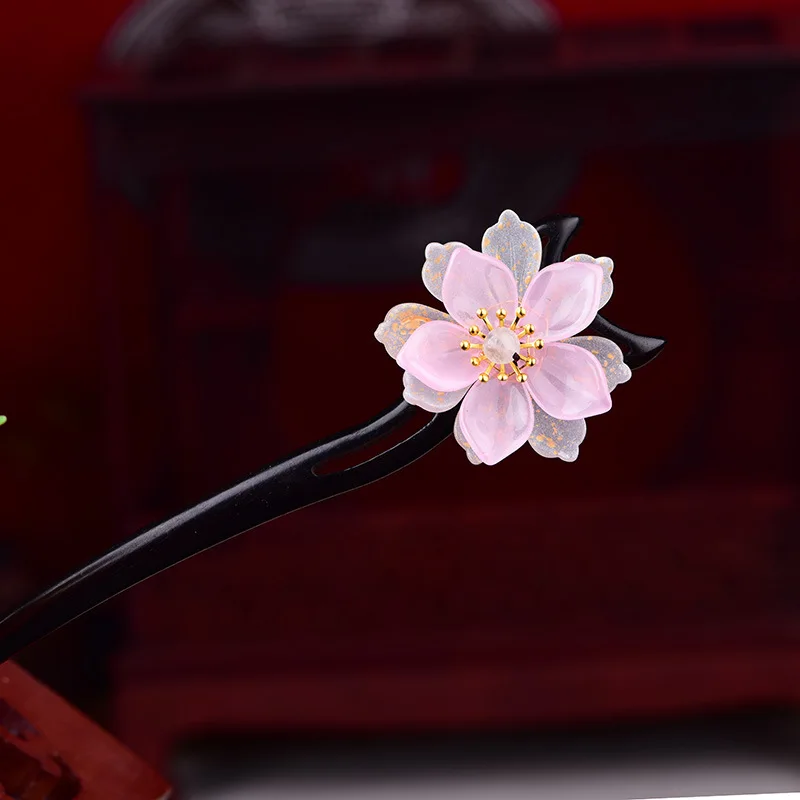 Simplicity Chinoiserie Powder Crystal Coloured Glaze Petal Hair Stick Dignified Comfortable Superior Quality Wooden Hair Fork
Simplicity Chinoiserie Powder Crystal Coloured Glaze Petal Hair Stick Dignified Comfortable Superior Quality Wooden Hair Fork