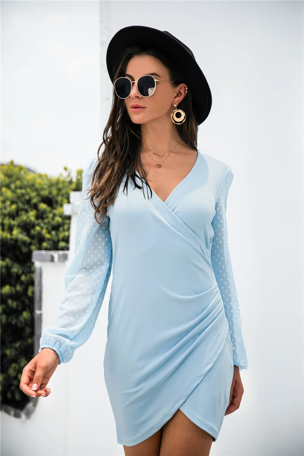 2022 European and American Autumn And Winter New Women's Pure Color Jacquard Spliced V-neck Long Sleeve Dress
2022 European and American Autumn And Winter New Women's Pure Color Jacquard Spliced V-neck Long Sleeve Dress