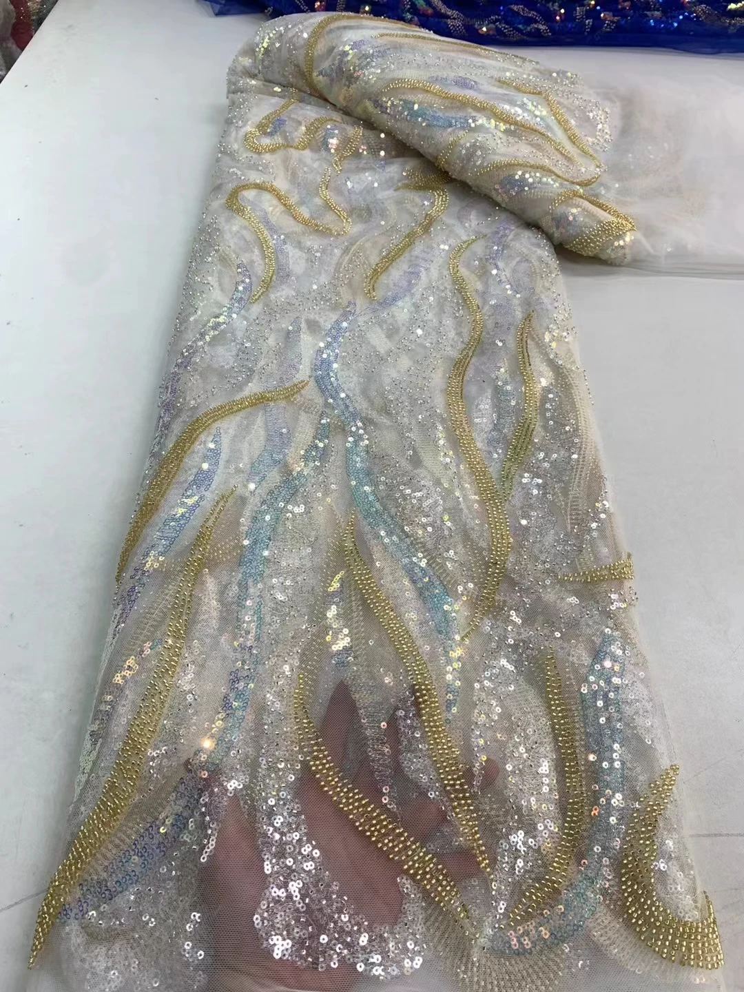 Luxurious African Sequins Beaded Tulle Lace Fabric 2023 High Quality French Embroidery Pearls Net Lace For Bridal Party Dresses
Luxurious African Sequins Beaded Tulle Lace Fabric 2023 High Quality French Embroidery Pearls Net Lace For Bridal Party Dresses