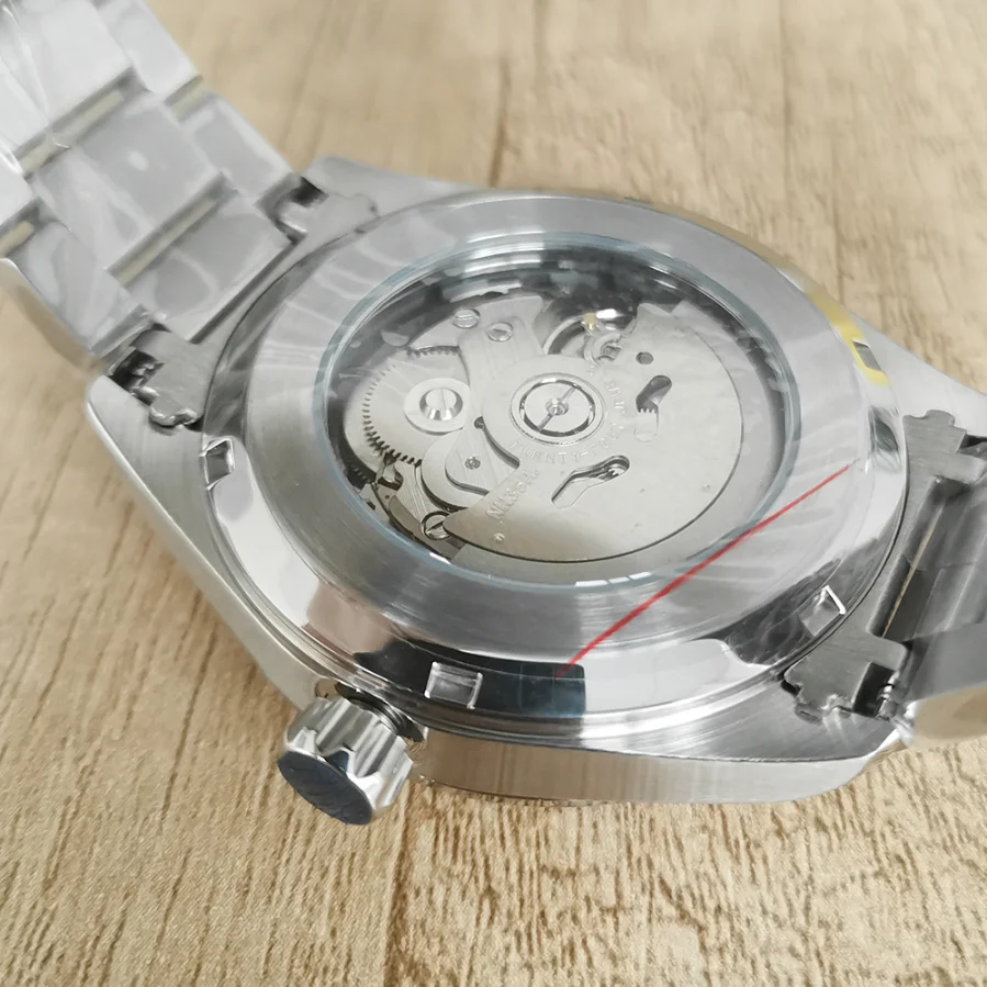 41mm men's mechanical watch steel case with C3 green luminous equipped with Japanese NH35 movement watch custom
41mm men's mechanical watch steel case with C3 green luminous equipped with Japanese NH35 movement watch custom