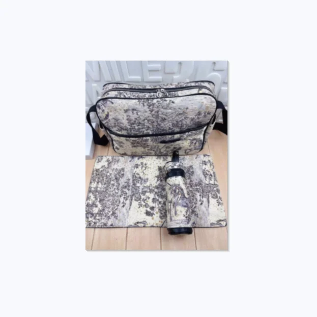 2021 New Brand mommy bag+ bottle + diaper pad 3pieces set diaper bag Toddler Baby Mommy Diaper bag
2021 New Brand mommy bag+ bottle + diaper pad 3pieces set diaper bag Toddler Baby Mommy Diaper bag