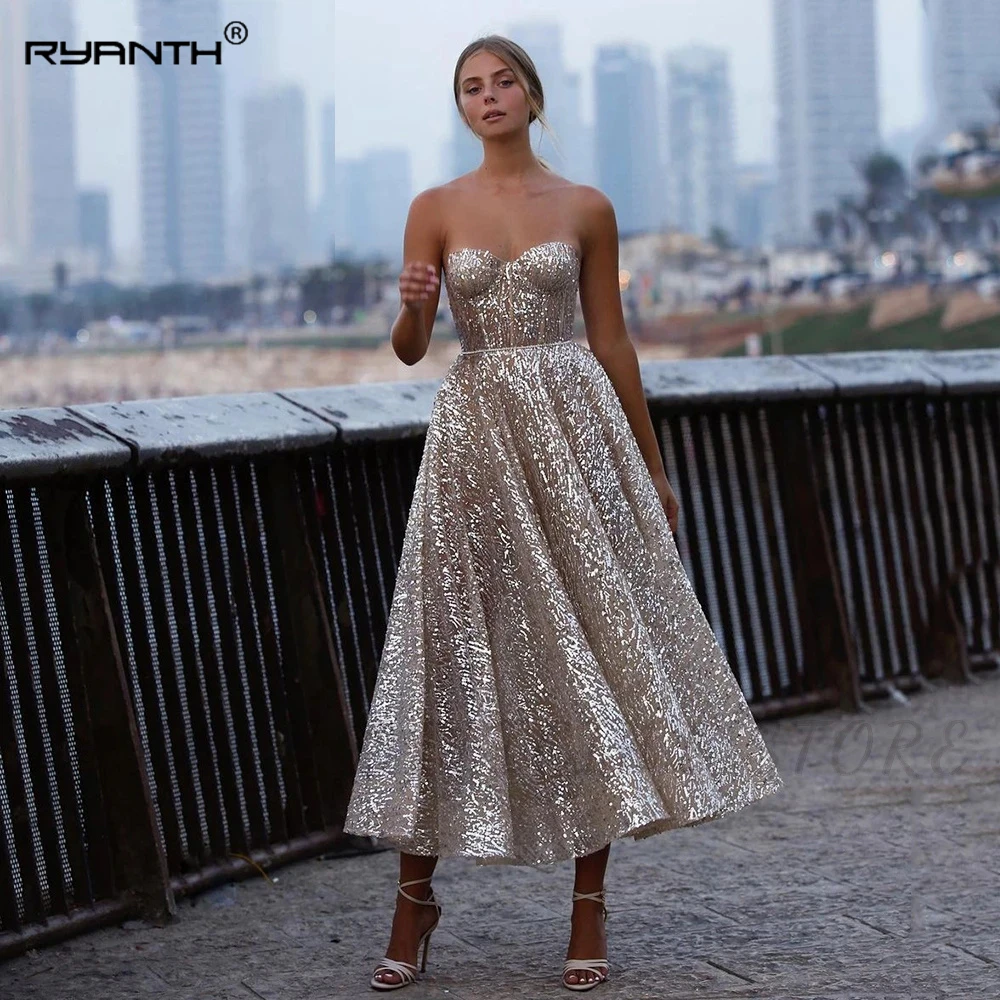 Ryanth Glitter Sequin Lace Prom Dresses Sweetheart A-Line Short Prom Gowns Open Back Sleeveless Tea-Length Formal Party Gowns
Ryanth Glitter Sequin Lace Prom Dresses Sweetheart A-Line Short Prom Gowns Open Back Sleeveless Tea-Length Formal Party Gowns
