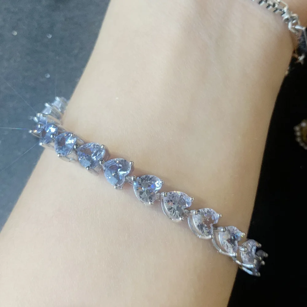 European and American Ins Light Luxury High-Grade Super Flash Imitation Moissanite Ring Heart for Girlfriend Girlfriend Gifts
European and American Ins Light Luxury High-Grade Super Flash Imitation Moissanite Ring Heart for Girlfriend Girlfriend Gifts