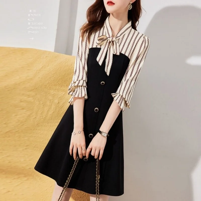 Lace Stitched Waist Closing Thin Skirt 2022 Spring And Spring Women's Fashion Aging Mature Fake Two Pieces Of Meat Cover
Lace Stitched Waist Closing Thin Skirt 2022 Spring And Spring Women's Fashion Aging Mature Fake Two Pieces Of Meat Cover