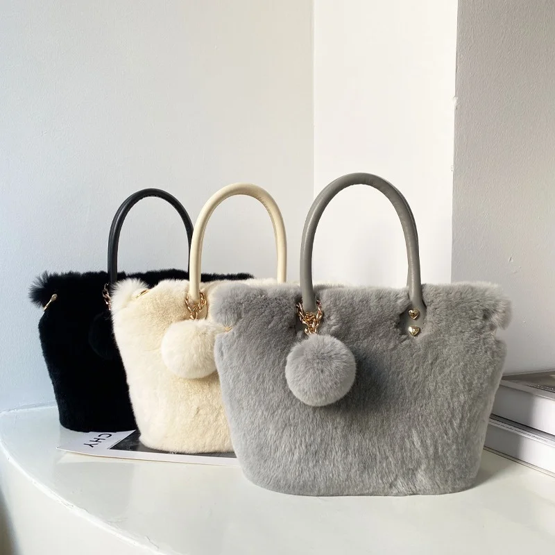 Ladies Luxury High Quality Fur Bag Fashion Rex Rabbit Fur Handbag New Large Capacity Magnetic Buckle Closed Plush Handbag
Ladies Luxury High Quality Fur Bag Fashion Rex Rabbit Fur Handbag New Large Capacity Magnetic Buckle Closed Plush Handbag