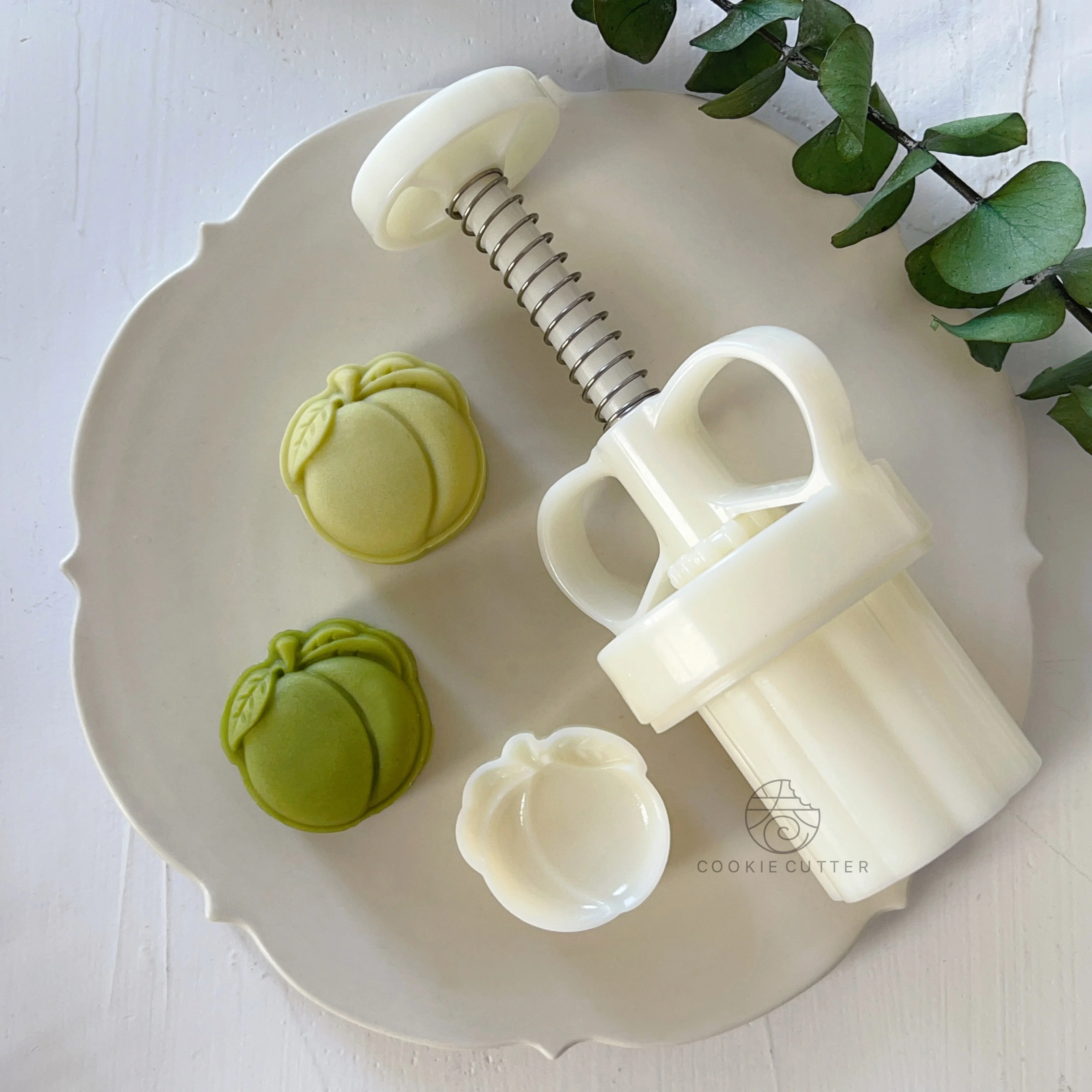 1Pc 25g Fruit Green Plum Shape Mooncake Mold Mung Bean Cake Reusable ABS Plastic Pastry Dessert Baking Tools Hand Pressed
1Pc 25g Fruit Green Plum Shape Mooncake Mold Mung Bean Cake Reusable ABS Plastic Pastry Dessert Baking Tools Hand Pressed