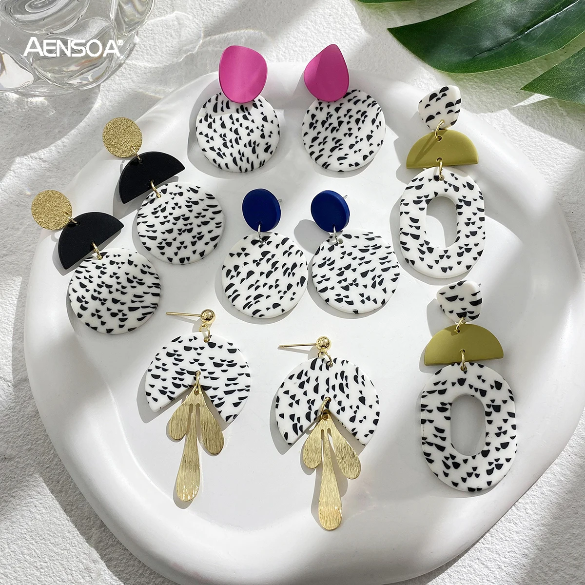 AENSOA Vintage Black and White Polka Dots Polymer Clay Drop Earrings for Women Handmade Geometric Long Hanging Earrings Jewelry
AENSOA Vintage Black and White Polka Dots Polymer Clay Drop Earrings for Women Handmade Geometric Long Hanging Earrings Jewelry