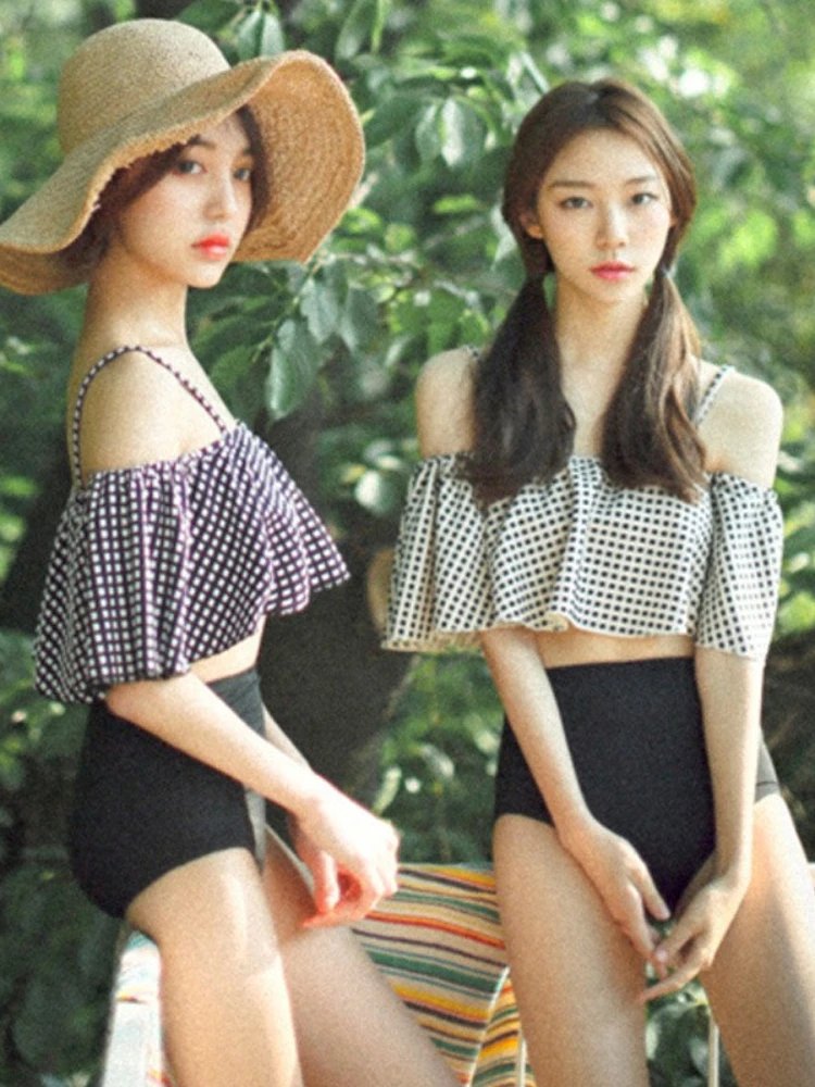 Korean Sexy Ruffles Swimsuit Women Off Shoulder Conservative Small Chest Gathered Plaid Split High Waist Bikini Swimwear Suit
Korean Sexy Ruffles Swimsuit Women Off Shoulder Conservative Small Chest Gathered Plaid Split High Waist Bikini Swimwear Suit