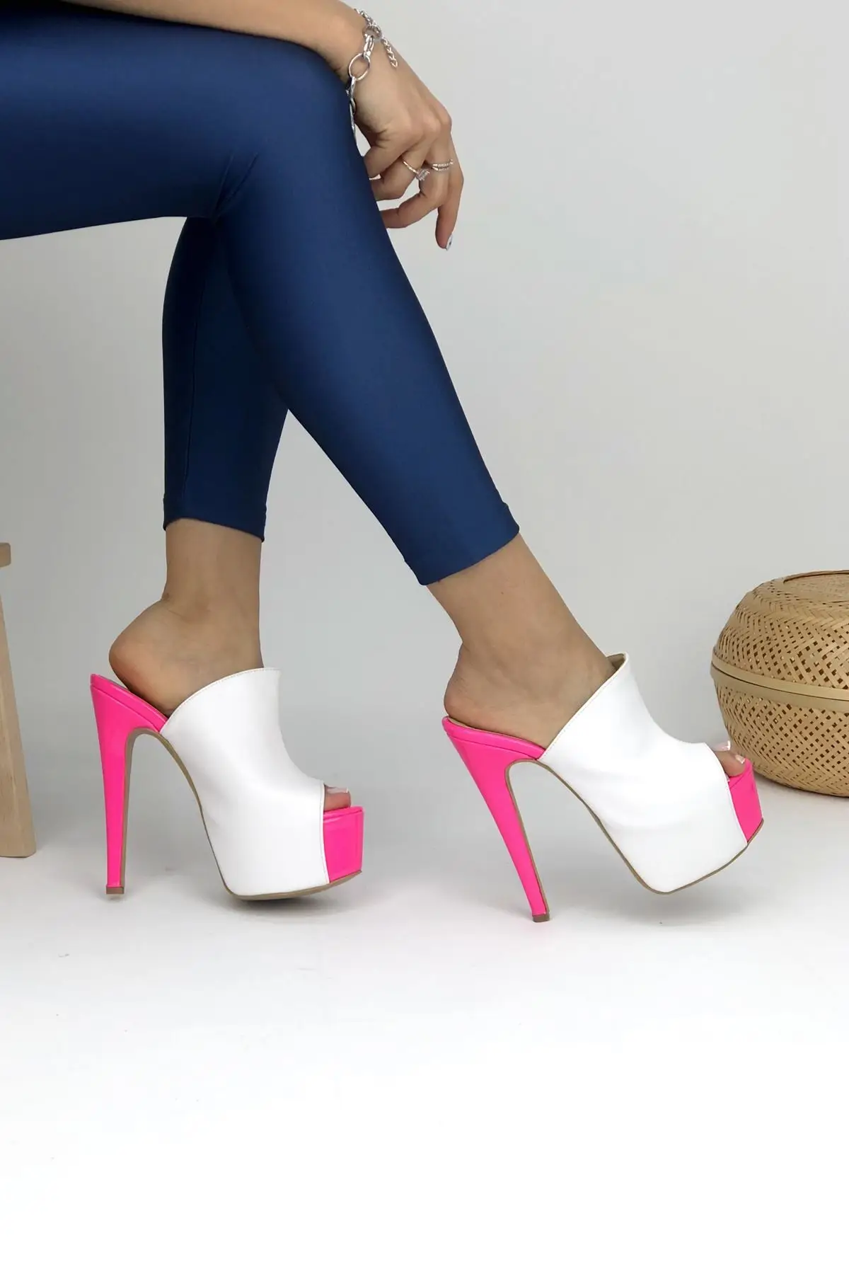 Women Slippers White Pink red red Shoes Style Platform High Heels Sexy Ladies Party Dress Slippers Pump Slippers Pump Slippers
Women Slippers White Pink red red Shoes Style Platform High Heels Sexy Ladies Party Dress Slippers Pump Slippers Pump Slippers