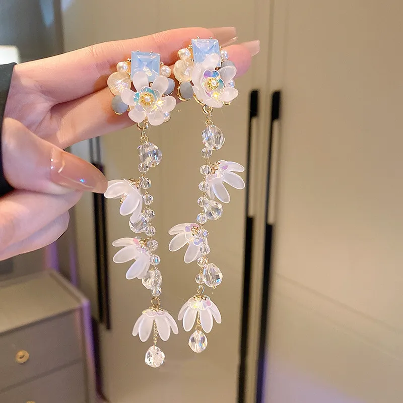 Transparent Crystal Beads Tassel Earrings White Acrylic Flower Earing Jewelry Gift Pendientes De Flor Blanca
Transparent Crystal Beads Tassel Earrings White Acrylic Flower Earing Jewelry Gift Pendientes De Flor Blanca