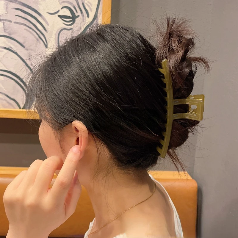 2022 New Women Elegant Hollow Geometric Big Hair Claw Vintage Hair Clips Headband Hairpin Fashion Hair Accessories
2022 New Women Elegant Hollow Geometric Big Hair Claw Vintage Hair Clips Headband Hairpin Fashion Hair Accessories