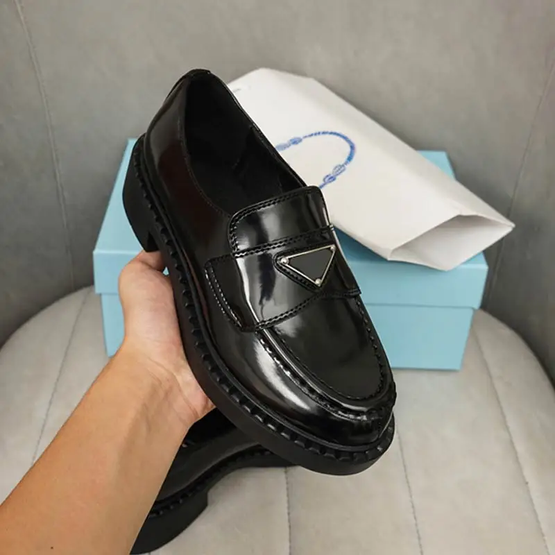 Autumn Designer Flat Loafers Retro Increased Thick Heel Thick Bottom British Small Leather Shoes Women Luxury Brand 2021 New
Autumn Designer Flat Loafers Retro Increased Thick Heel Thick Bottom British Small Leather Shoes Women Luxury Brand 2021 New