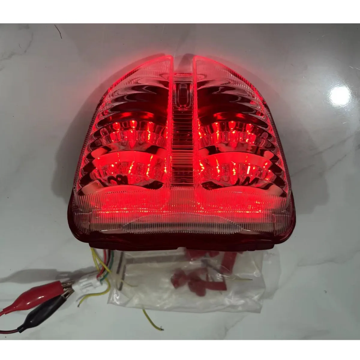 For Suzuki GSXR600 GSXR750 K6 2006 2007 Rear Tail Light Brake Turn Signals Integrated LED Light 
For Suzuki GSXR600 GSXR750 K6 2006 2007 Rear Tail Light Brake Turn Signals Integrated LED Light