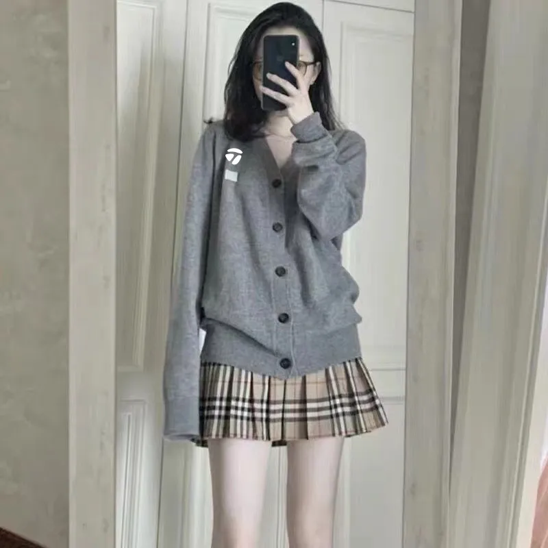 말본 Women's Golf Clothing Golf Skirts Suits Knitwear 2023 new two piece Women's golf clothes T-shirt Tennis Women's golf wear new
말본 Women's Golf Clothing Golf Skirts Suits Knitwear 2023 new two piece Women's golf clothes T-shirt Tennis Women's golf wear new