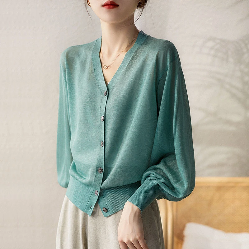 Women's New Elegant Knitwear Cardigan Long Sleeve V-neck Single Breasted Tops Knitted Lightweight Summer Sunscreen Shirt Sweater
Women's New Elegant Knitwear Cardigan Long Sleeve V-neck Single Breasted Tops Knitted Lightweight Summer Sunscreen Shirt Sweater