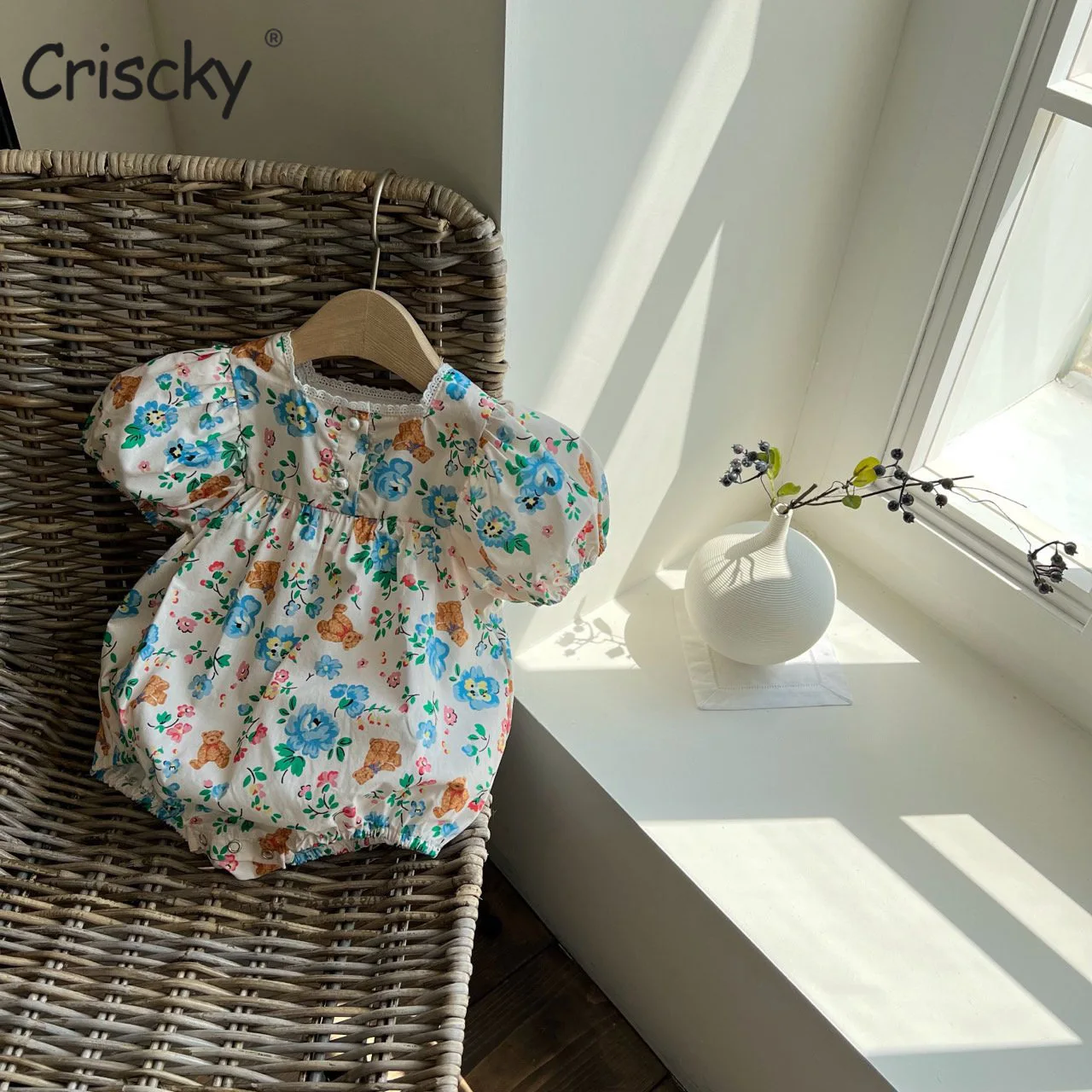 Criscky Baby Girl Rompers Puff Sleeve Romper Jumpsuits Summer Floral One-piece New Fashion Cotton Newborn Baby Girl Clothes
Criscky Baby Girl Rompers Puff Sleeve Romper Jumpsuits Summer Floral One-piece New Fashion Cotton Newborn Baby Girl Clothes