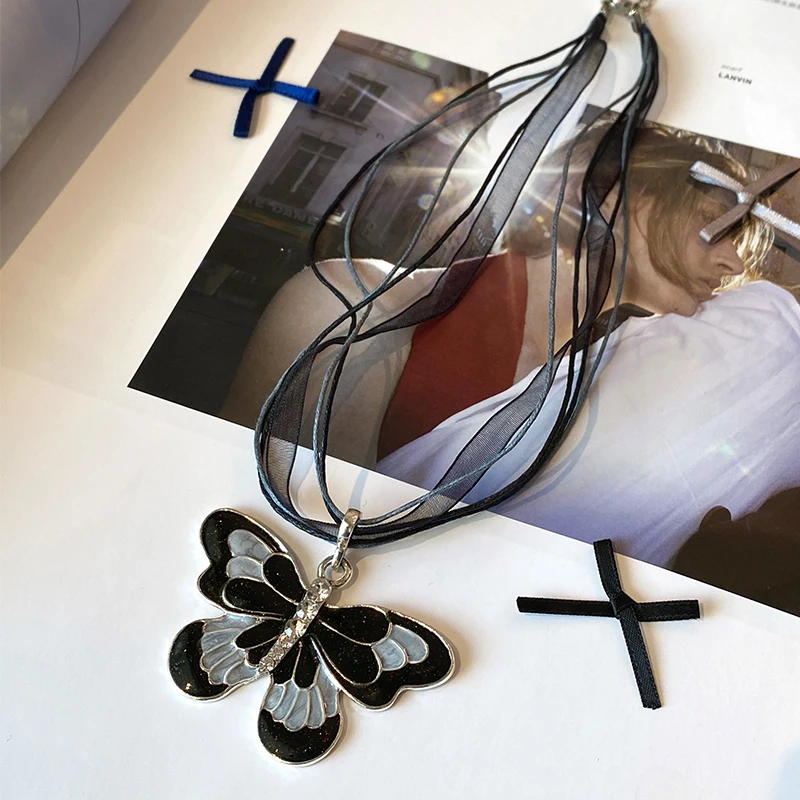 Spice Girl Butterfly Pendant European and American Niche Design Retro Overlapping Collarbone Necklace Girl Jewelry Jewelry Gift
Spice Girl Butterfly Pendant European and American Niche Design Retro Overlapping Collarbone Necklace Girl Jewelry Jewelry Gift
