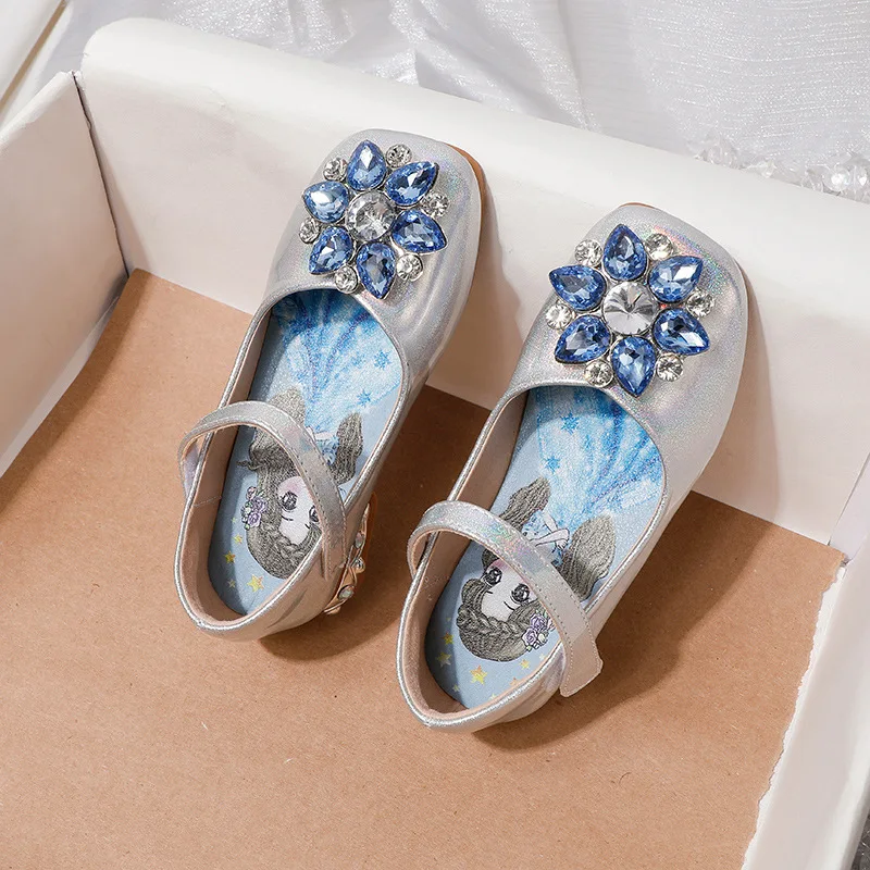 New Spring/Autumn Children High Heels Girls Princess Crystal Rhinestones Leather Shoes Kids Baby Toddler Dance Shoes 02A
New Spring/Autumn Children High Heels Girls Princess Crystal Rhinestones Leather Shoes Kids Baby Toddler Dance Shoes 02A