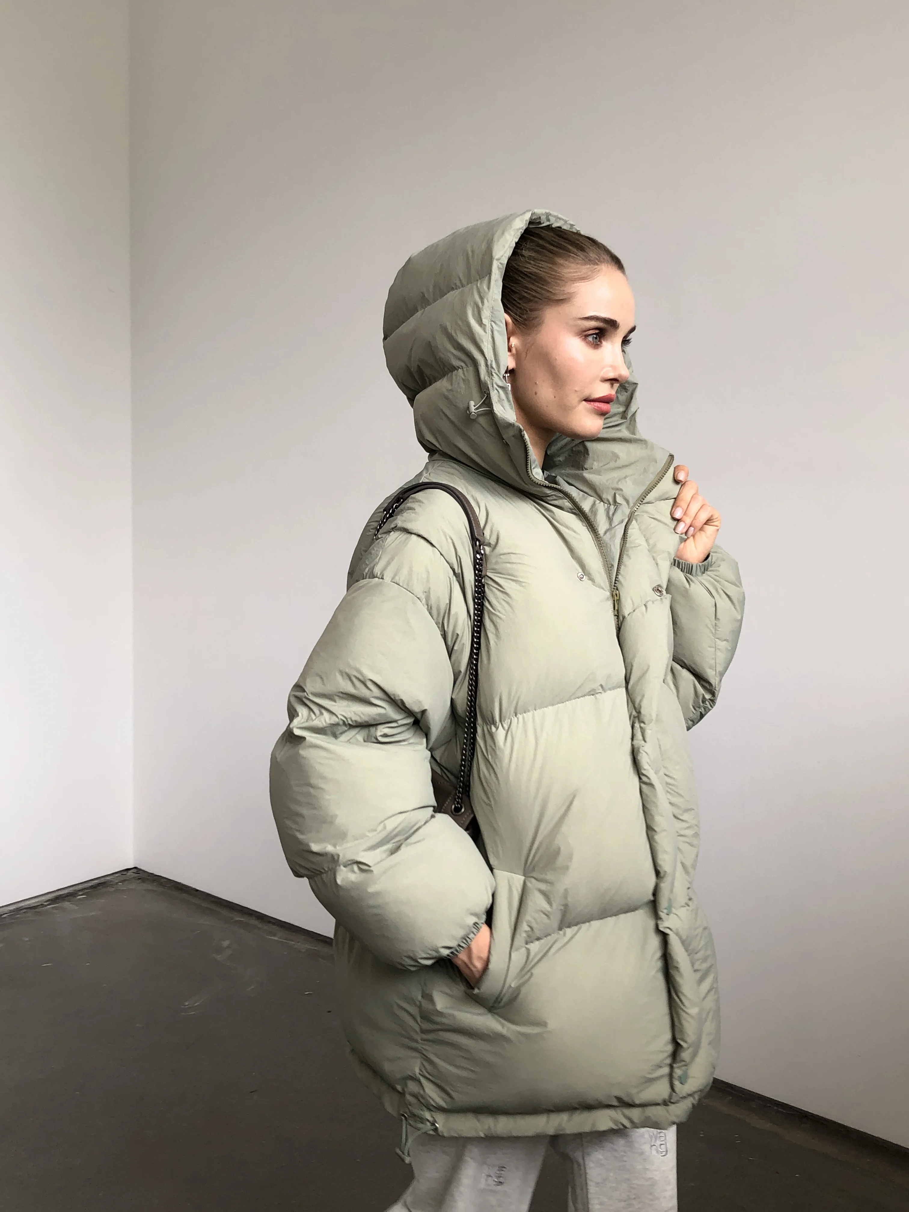 2023 Women Winter Jacket coat Stylish Thick Warm fluff Parka Female water proof outerware coat New Hot
2023 Women Winter Jacket coat Stylish Thick Warm fluff Parka Female water proof outerware coat New Hot
