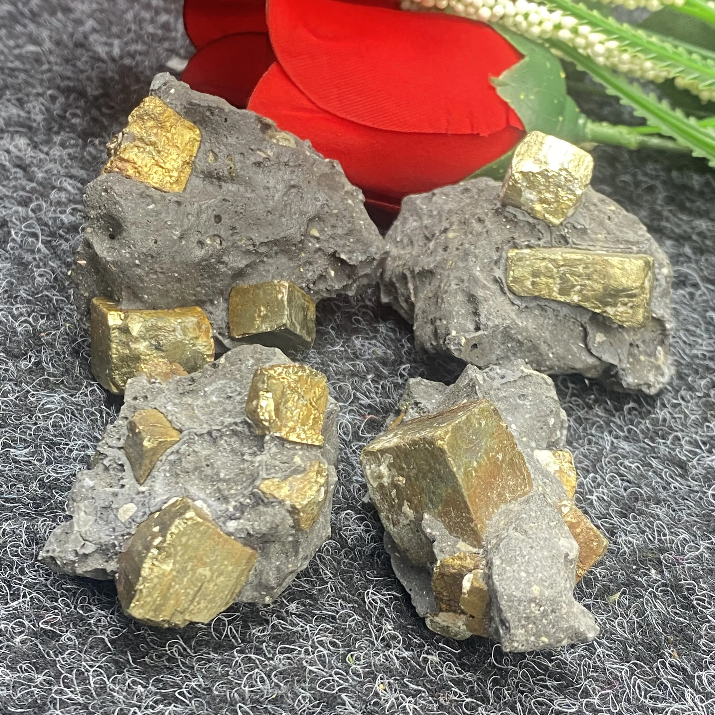 Rare and Beautiful Pyrite Mineral Specimens Cubes Crystals and Stones for Healing Gemstones Holiday Gifts Home Decor
Rare and Beautiful Pyrite Mineral Specimens Cubes Crystals and Stones for Healing Gemstones Holiday Gifts Home Decor