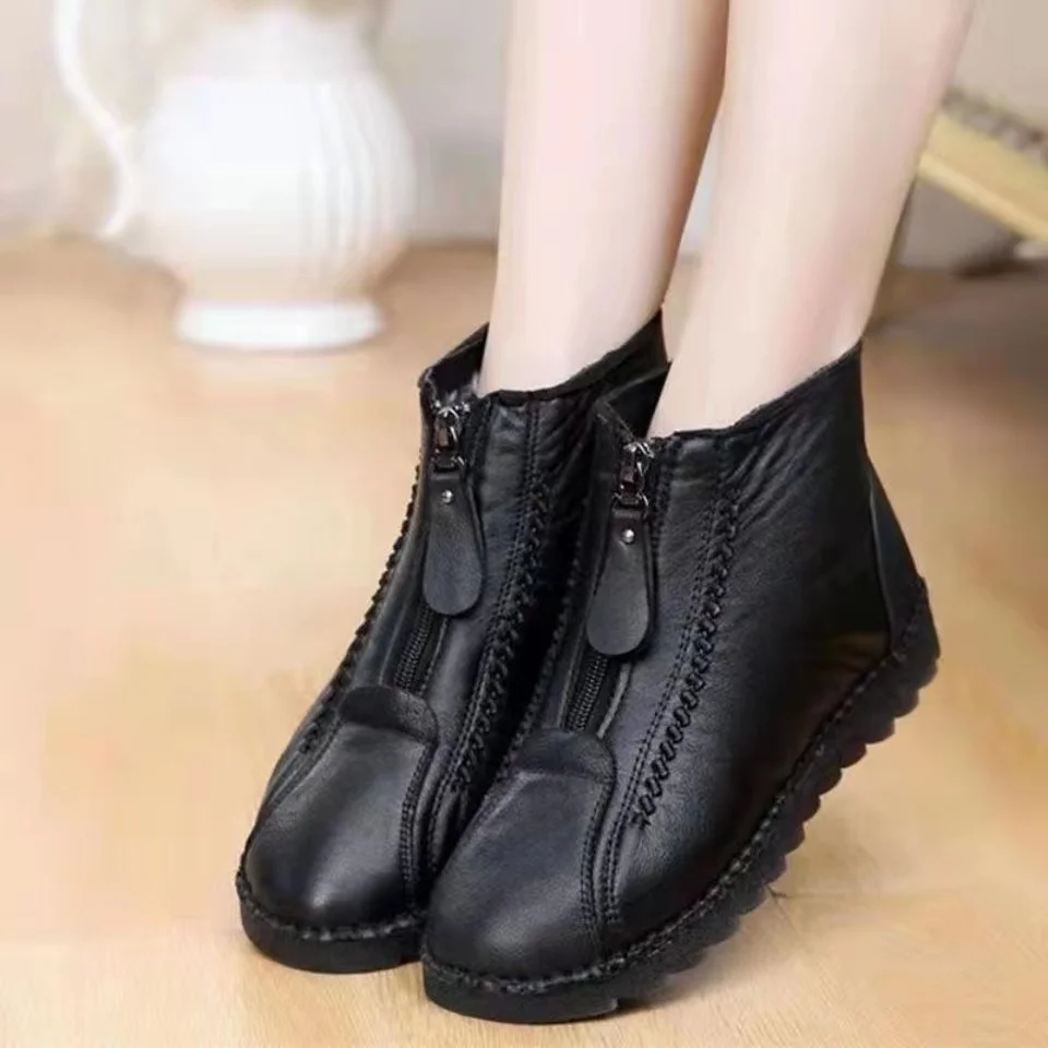 Winter Women's Fashion Boots Keep Warm Mother's Boots Soft Bottom Comfortable Short Bare Boots Creative Front Zipper Footwear
Winter Women's Fashion Boots Keep Warm Mother's Boots Soft Bottom Comfortable Short Bare Boots Creative Front Zipper Footwear