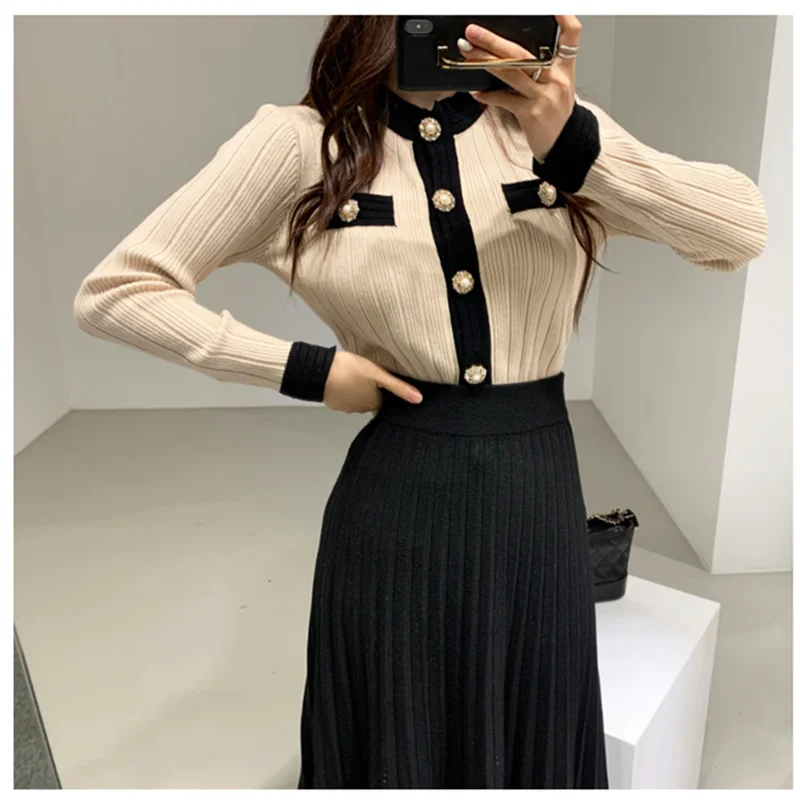 DALMAZZO Knitting 2 Pieces Sets For Women Cardigan Contrast Color Pearl Button Sweater Tops + Pleated Long Skirt Suit Fall Femme
DALMAZZO Knitting 2 Pieces Sets For Women Cardigan Contrast Color Pearl Button Sweater Tops + Pleated Long Skirt Suit Fall Femme