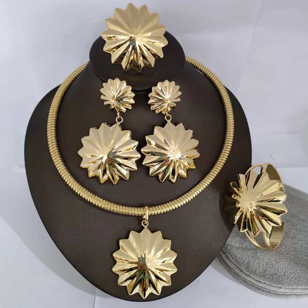 Dubai Golden Color Jewelry Set for Women Large Design Weddings Bridal Necklace Dangle Earrings Accessory for Party Anniversary
Dubai Golden Color Jewelry Set for Women Large Design Weddings Bridal Necklace Dangle Earrings Accessory for Party Anniversary