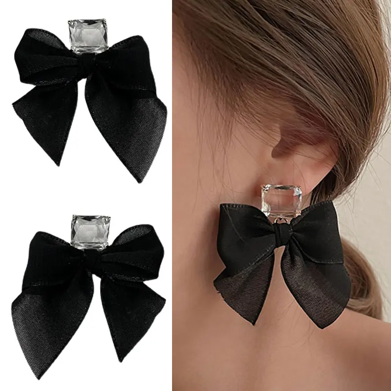 Fashion Jewelry Korean Sweet Black White Bowknot Women Earrings Sweet Fabric Lace Bow Fashion Drop Earrings Jewelry Gift
Fashion Jewelry Korean Sweet Black White Bowknot Women Earrings Sweet Fabric Lace Bow Fashion Drop Earrings Jewelry Gift