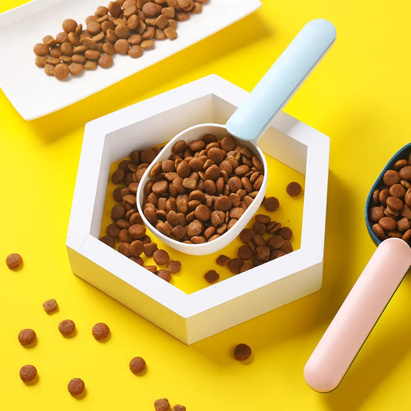 

2022 Mutli-function Portable Pet Cat Dog Food Shovel Scoop Feeding Spoon with Sealing Bag Clip Feeders Pet Puppy Kitten Supplies