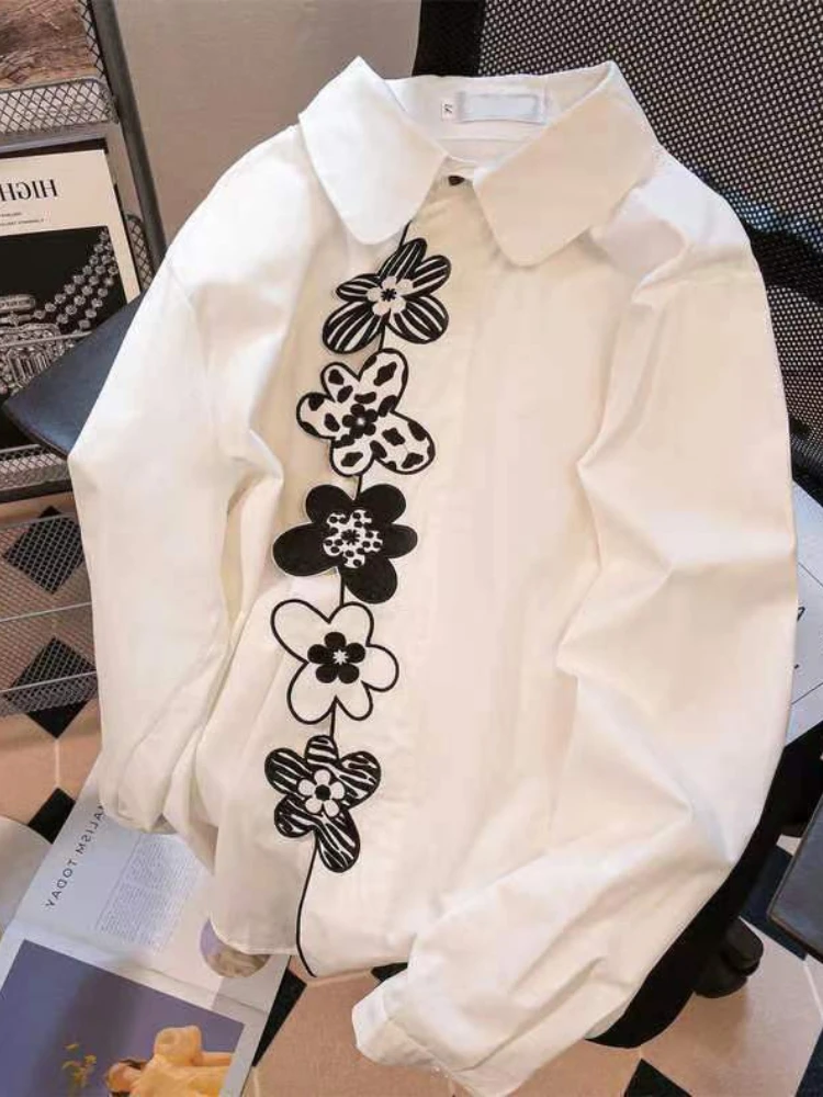 Japanese Vintage Fashion Shirts Flower Embroidery Patchwork Casual Loose Blouses Women Spring Autumn Long Sleeve White Tops 2022
Japanese Vintage Fashion Shirts Flower Embroidery Patchwork Casual Loose Blouses Women Spring Autumn Long Sleeve White Tops 2022