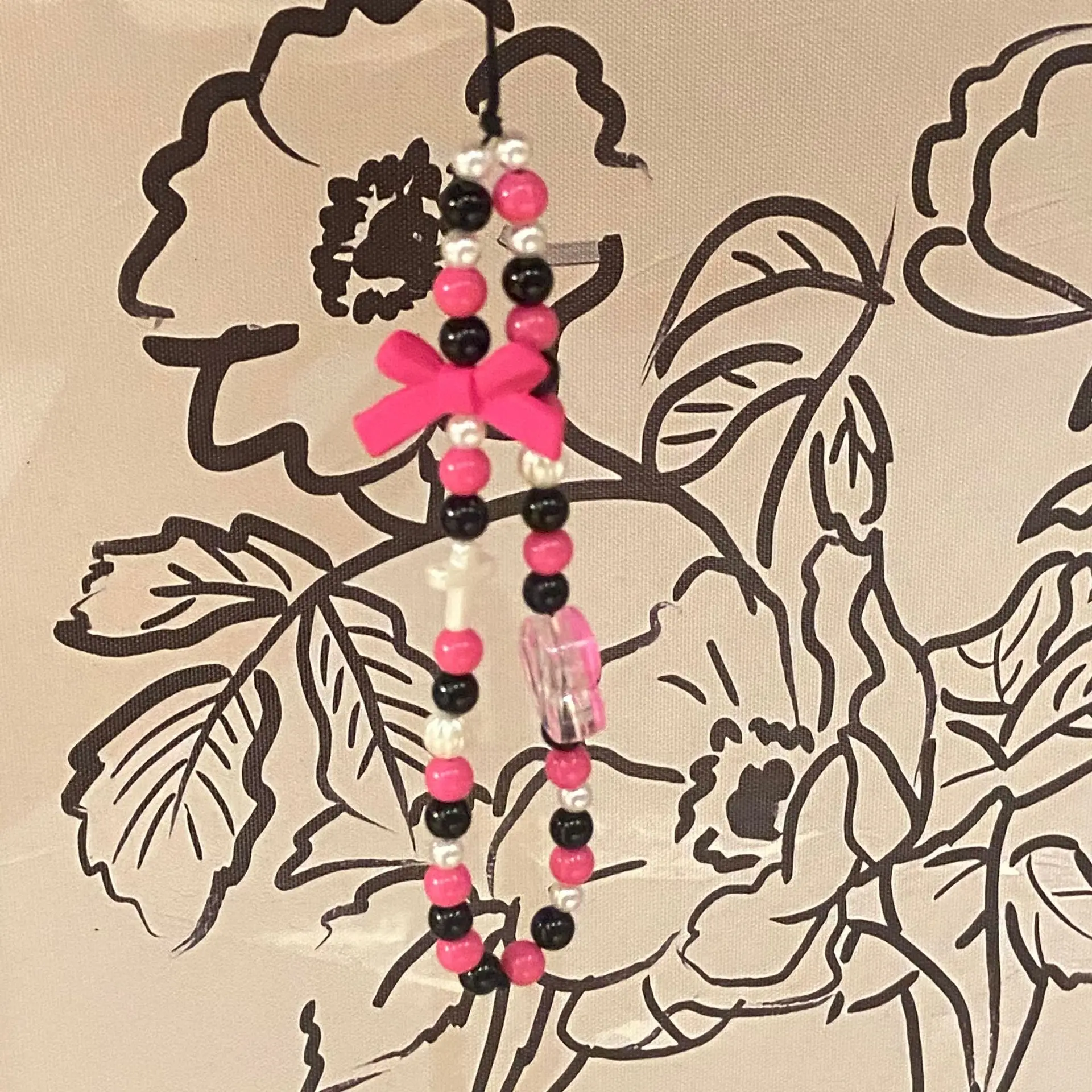 Simple Romantic Style Frosted Bow Contrast Color Beaded Exquisite Lanyard Pink Mobile Phone Chain Fashion Accessories Of Female
Simple Romantic Style Frosted Bow Contrast Color Beaded Exquisite Lanyard Pink Mobile Phone Chain Fashion Accessories Of Female