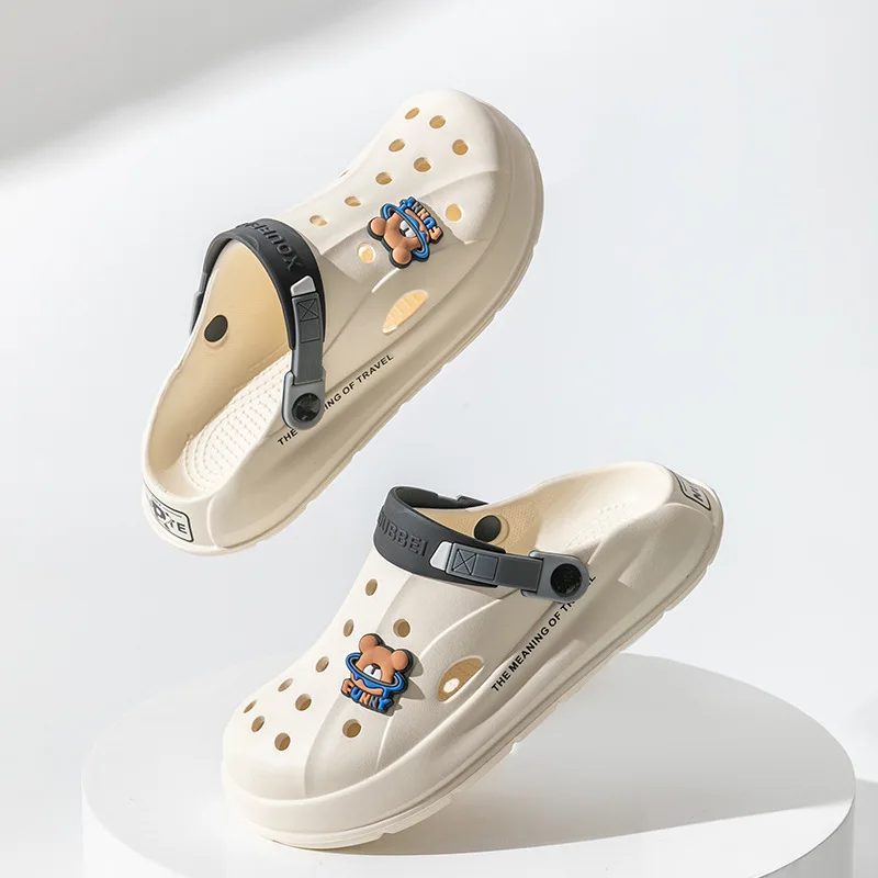 Hollowed Shoes Summer Outwear Cartoon Fashion Home Couple Anti slip classics Sandals head-cover Slippers girls Student sandals
Hollowed Shoes Summer Outwear Cartoon Fashion Home Couple Anti slip classics Sandals head-cover Slippers girls Student sandals