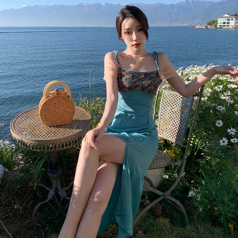 Summer Women's Elegant Spaghetti Strap Midi Dress Vintage Floral Mesh Sleeve Blue Dress Female Robes Sexy Backless Vestidos
Summer Women's Elegant Spaghetti Strap Midi Dress Vintage Floral Mesh Sleeve Blue Dress Female Robes Sexy Backless Vestidos