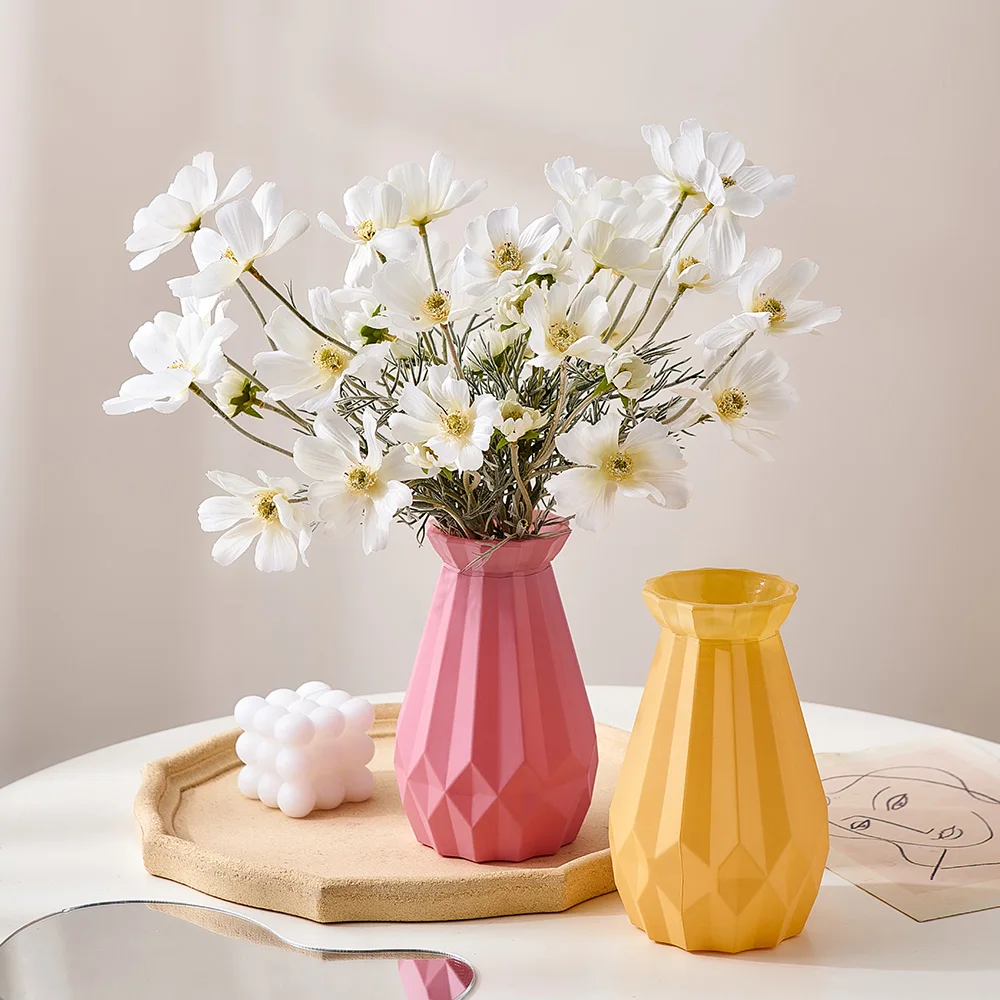 Nordic Decoration Home Creative Origami Ceramic Vase Modern Living Room Decoration Office Desktop Decoration Flower Vase Gift
Nordic Decoration Home Creative Origami Ceramic Vase Modern Living Room Decoration Office Desktop Decoration Flower Vase Gift