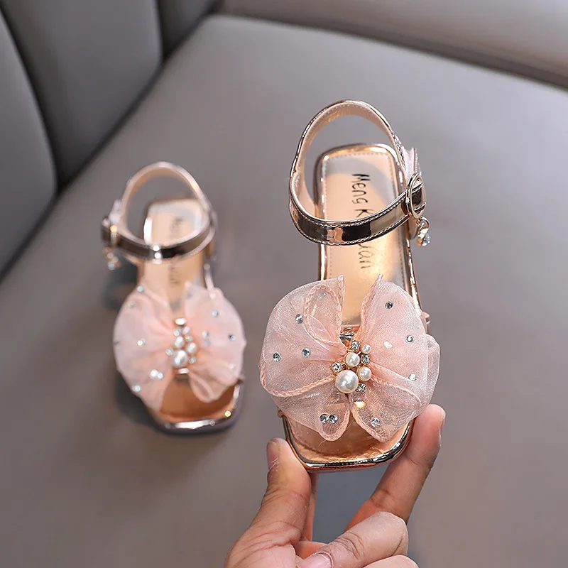 AINYFU New Children's Pearl Princess Sandals Summer Kids Bowknot Sandals Girls Beach Sandals Rhinestone Dress Shoes G832
AINYFU New Children's Pearl Princess Sandals Summer Kids Bowknot Sandals Girls Beach Sandals Rhinestone Dress Shoes G832