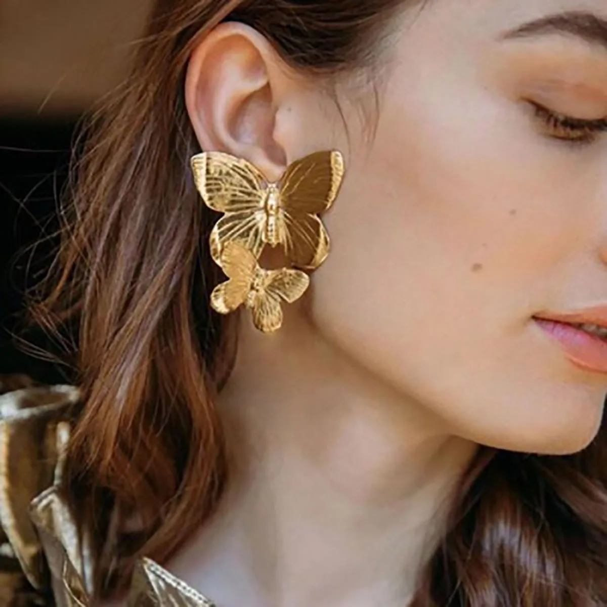 Simple Gold Color Metal Cute Size Butterfly Pendant Earrings Girls 2022 Retro Sweet Creative Earring Girls Fashion Jewelry
Simple Gold Color Metal Cute Size Butterfly Pendant Earrings Girls 2022 Retro Sweet Creative Earring Girls Fashion Jewelry
