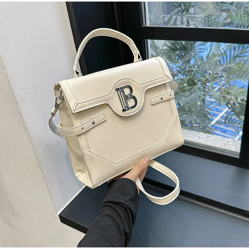 2023 Fashion Brand Messenger Bag Women High Quality Shoulder Bag Solid Color Casual Crossbody Bag Trend PU Tote Bag New Arrival
2023 Fashion Brand Messenger Bag Women High Quality Shoulder Bag Solid Color Casual Crossbody Bag Trend PU Tote Bag New Arrival