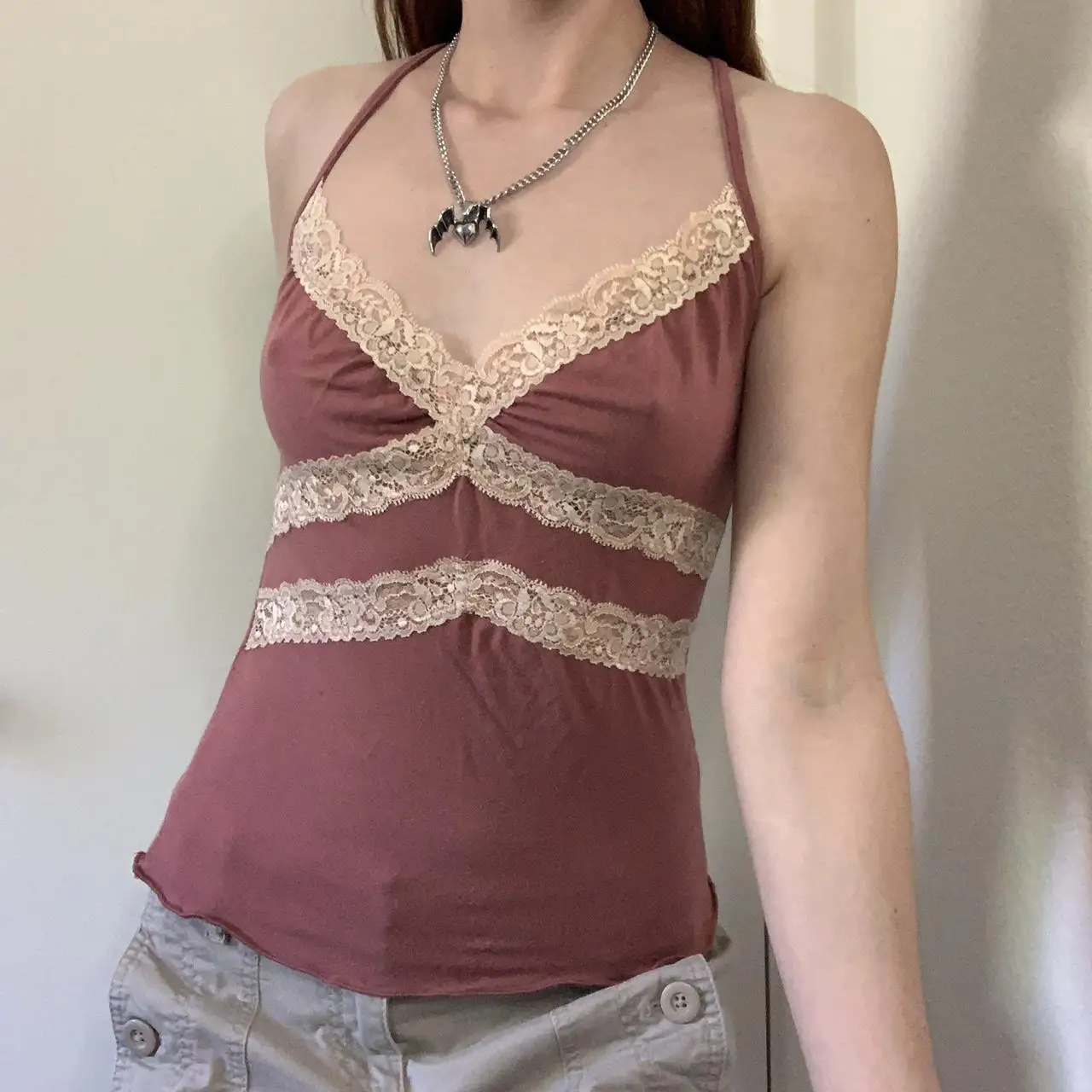 Ladies Lace Splicing Slim Camisole Summer Leisure Style V-neck Stringy Selvedge Hem Cross Strap Sleeveless Tops
Ladies Lace Splicing Slim Camisole Summer Leisure Style V-neck Stringy Selvedge Hem Cross Strap Sleeveless Tops