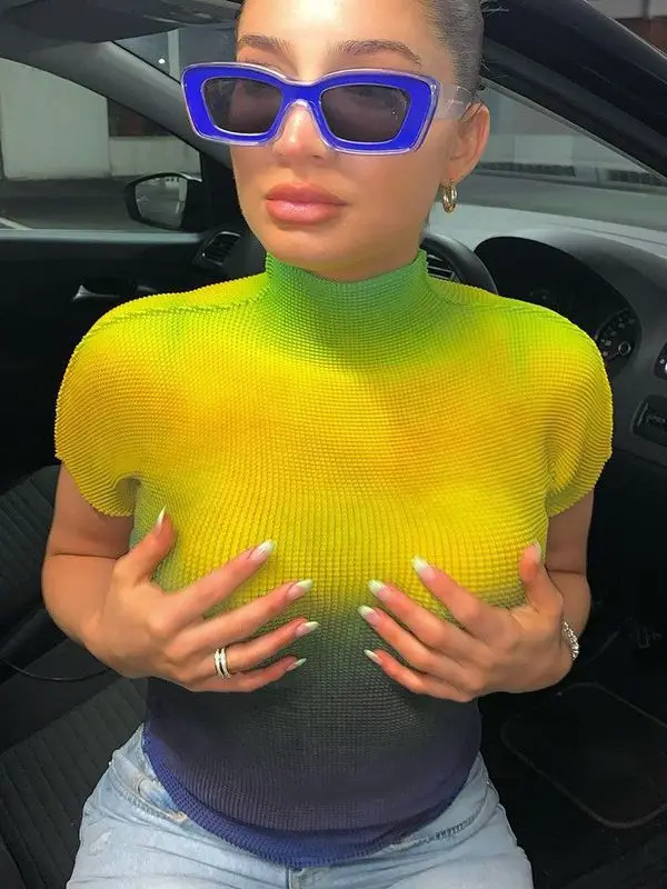 Cotton Gradient High Neck Tight T-shirt Tie Dyed Y2k Short Sleeve Sexy T-shirt Women's Top Women's Open Navel Top Summer Dress
Cotton Gradient High Neck Tight T-shirt Tie Dyed Y2k Short Sleeve Sexy T-shirt Women's Top Women's Open Navel Top Summer Dress