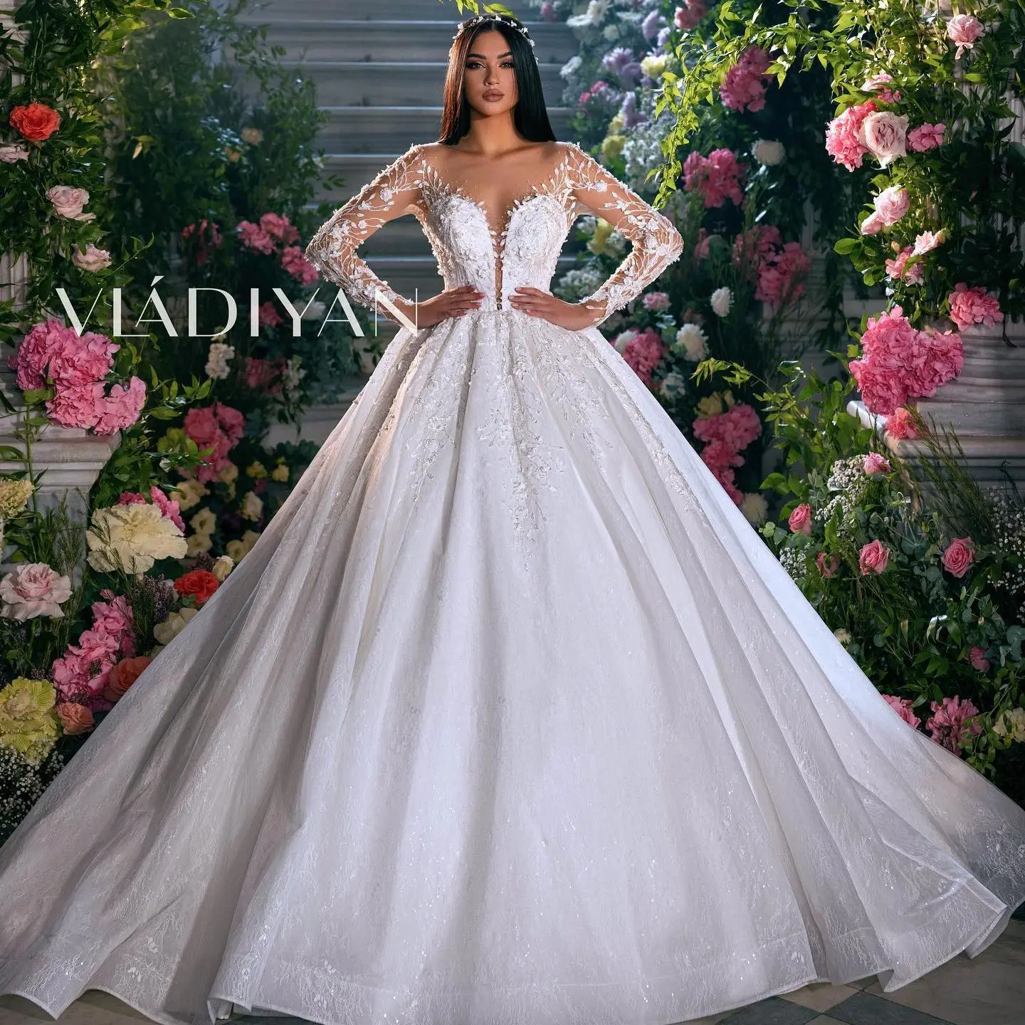 Modest Ball Gown Wedding Dresses Long Sleeve Lace Appliqued Shiny Sequined Beaded Vestido de Noiva Bridal Gowns
Modest Ball Gown Wedding Dresses Long Sleeve Lace Appliqued Shiny Sequined Beaded Vestido de Noiva Bridal Gowns