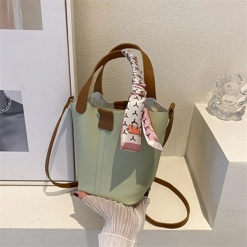 Simple Fashion Handbag Female 2022 Summer New Bag Korean Ins Fashion One Shoulder Messenger Bag Bucket Bag
Simple Fashion Handbag Female 2022 Summer New Bag Korean Ins Fashion One Shoulder Messenger Bag Bucket Bag