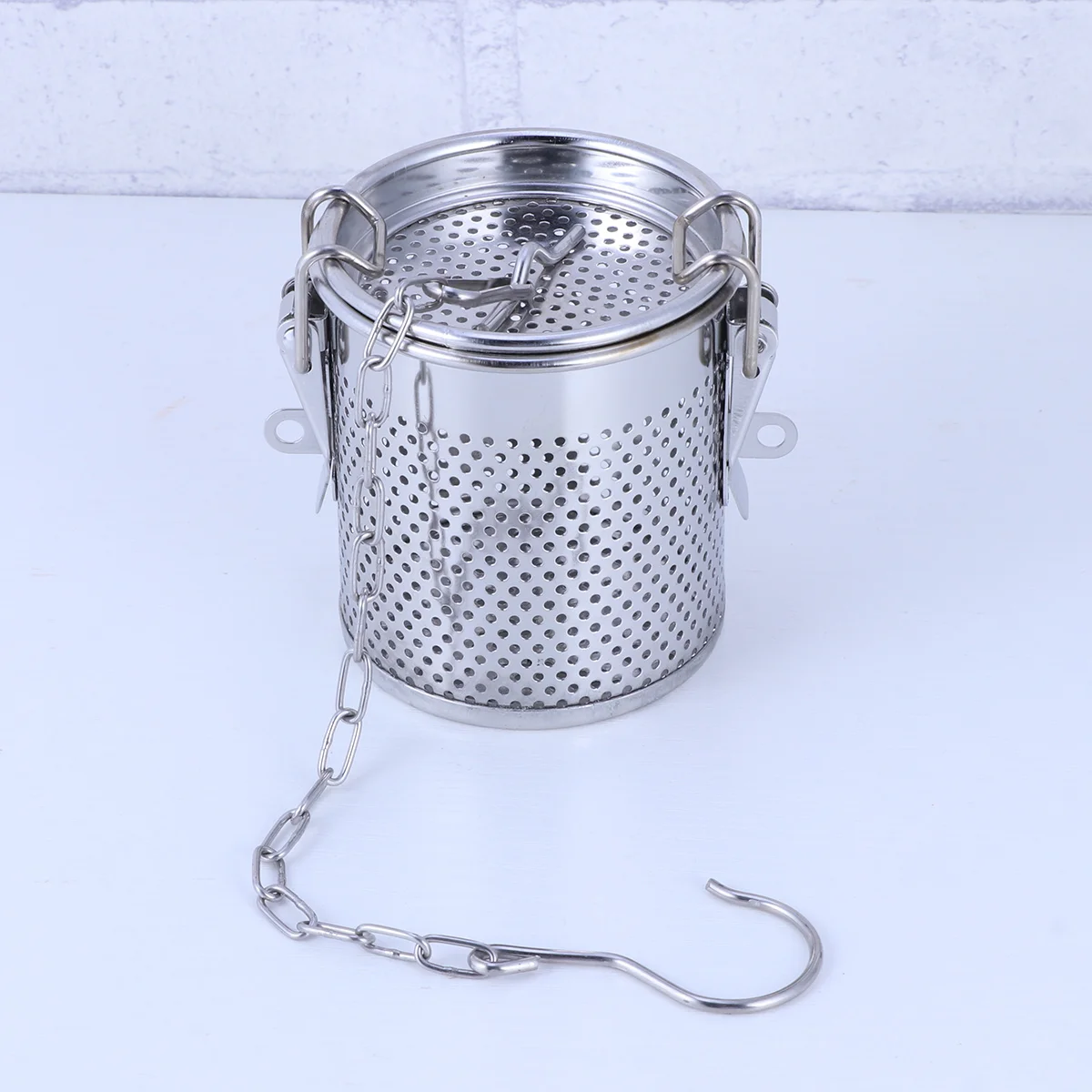 

Stainless Steel Tiny Holes Spice Infuser Soup Straining Basket Seasoning Ball Filtering Tool Kitchen Gadget (Medium Size)