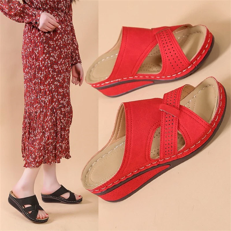 2022 Summer Women Platform Retro Shoes Open Sandals Round Toe Wedges Hollow Breathable Sewing Women Slippers Casual Beach Shoes
2022 Summer Women Platform Retro Shoes Open Sandals Round Toe Wedges Hollow Breathable Sewing Women Slippers Casual Beach Shoes