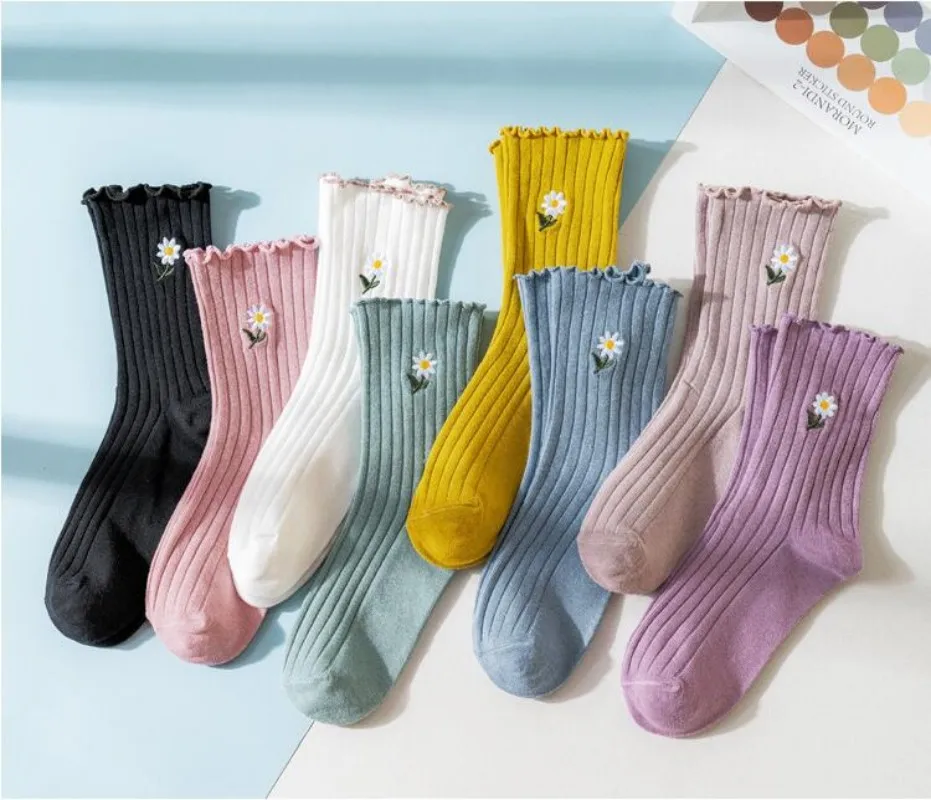 Женские длинные носки средней длины, осенне-зимние однотонные чулки с вышивкой и маленькими маргаритками, Чулки с ворсом, зимние носки