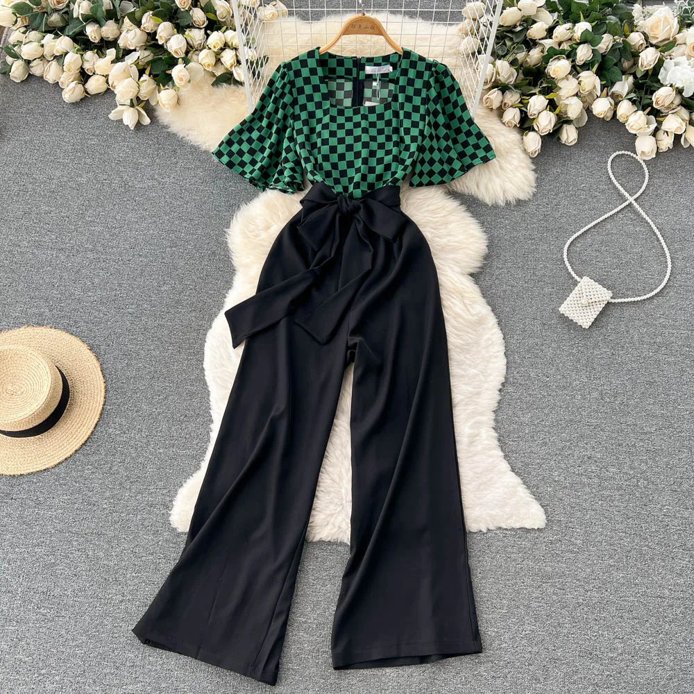 Women New Fashion Summer Square Neck Contrasting Plaid Jumpsuit Stitching Short Sleeve Slim Wide Leg Overalls G189
Women New Fashion Summer Square Neck Contrasting Plaid Jumpsuit Stitching Short Sleeve Slim Wide Leg Overalls G189